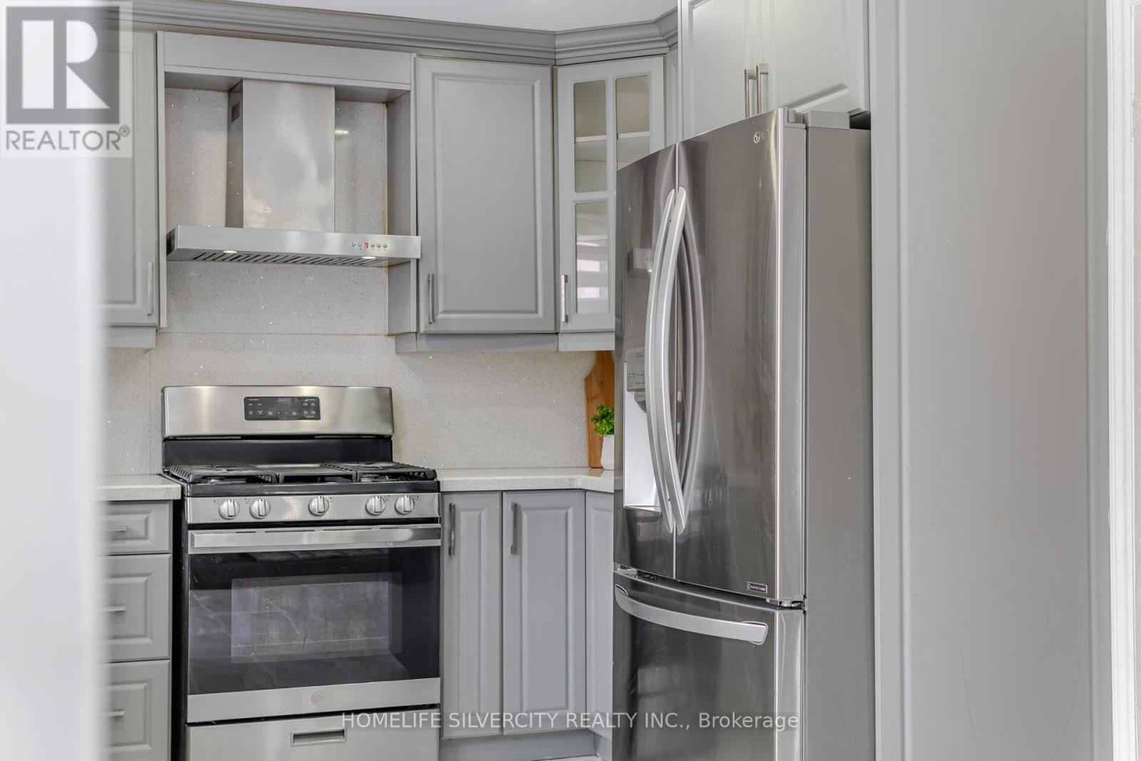 Photo 22 of 190 Major Wm Sharpe Drive, Brampton ON