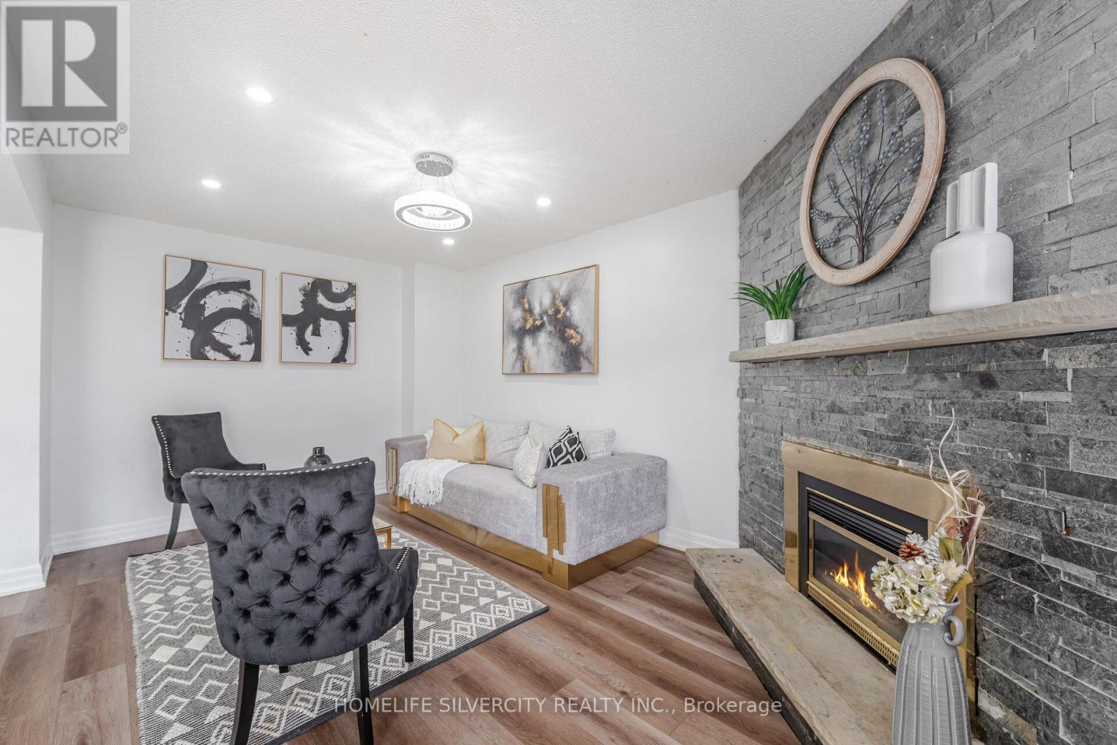 Photo 21 of 190 Major Wm Sharpe Drive, Brampton ON