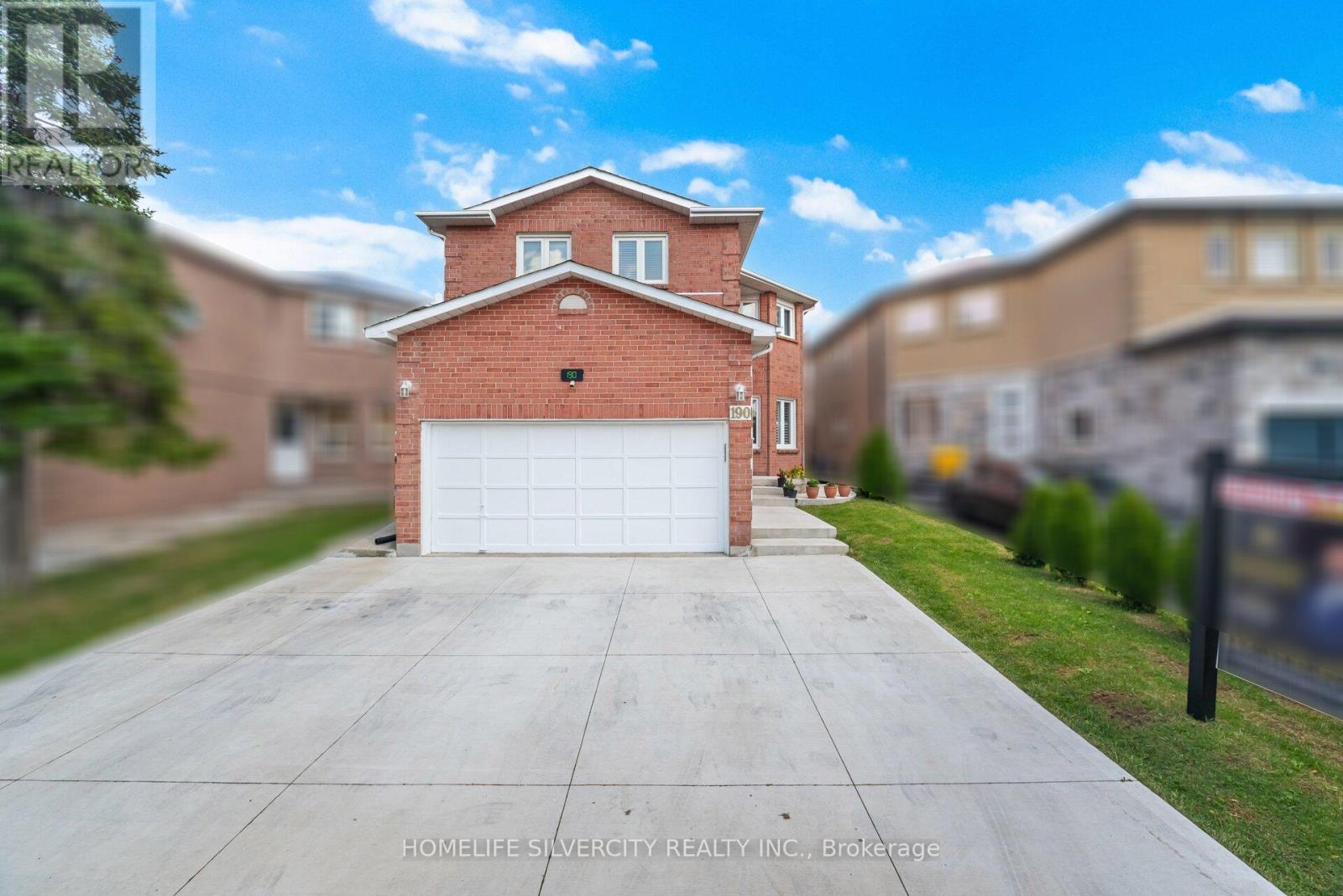 Photo 35 of 190 Major Wm Sharpe Drive, Brampton ON