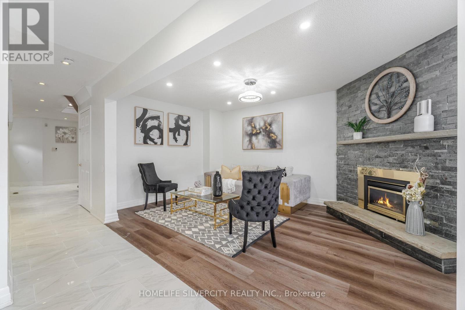 Photo 34 of 190 Major Wm Sharpe Drive, Brampton ON