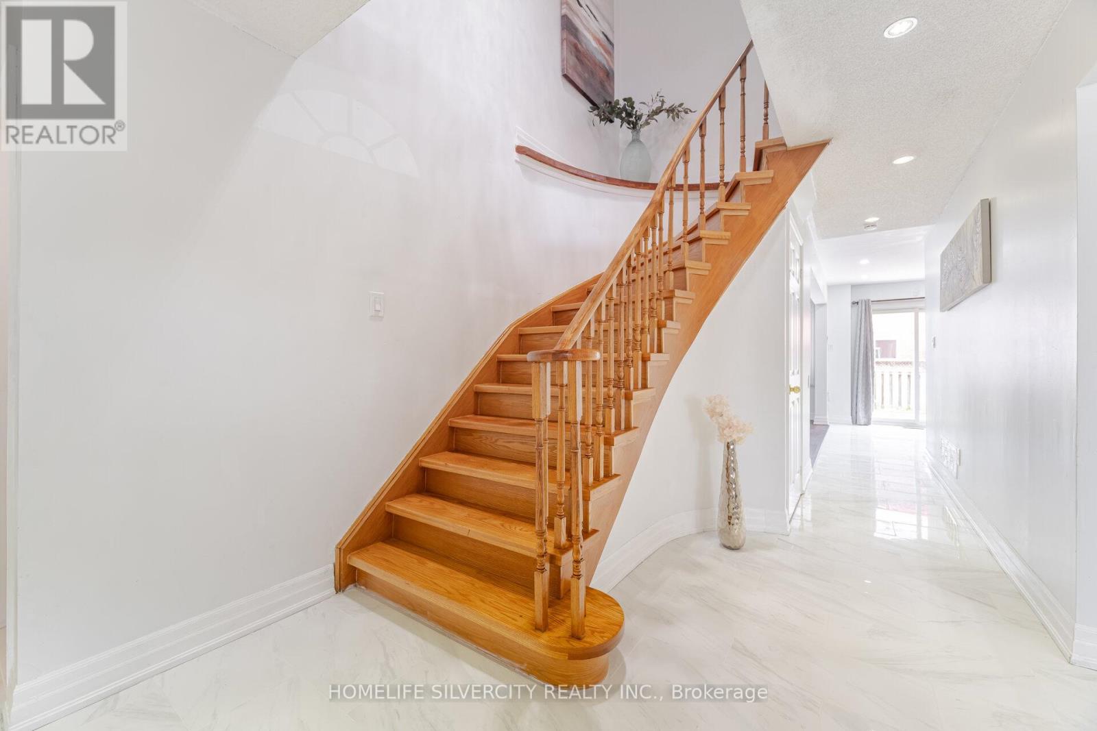 Photo 23 of 190 Major Wm Sharpe Drive, Brampton ON