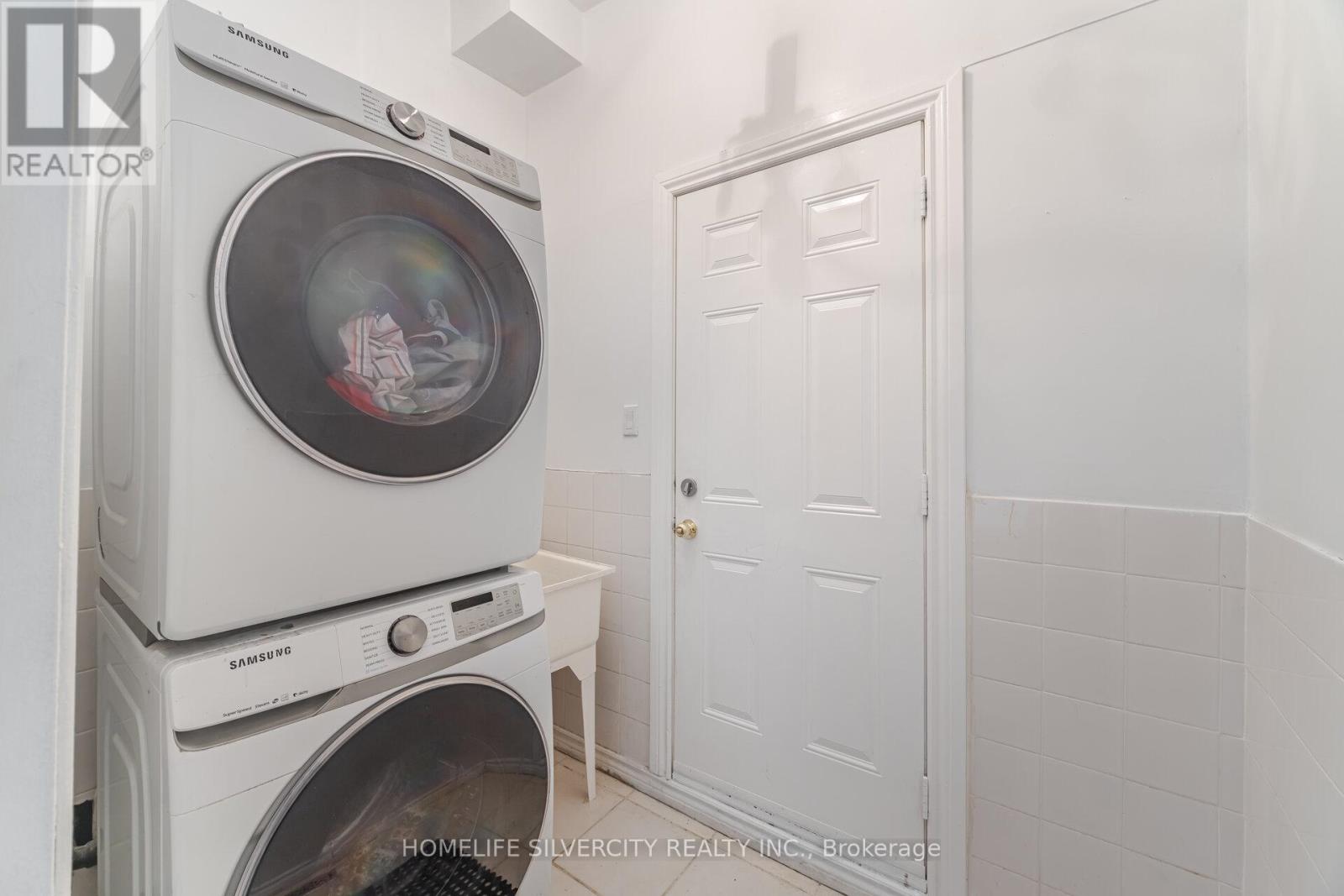 Photo 38 of 190 Major Wm Sharpe Drive, Brampton ON