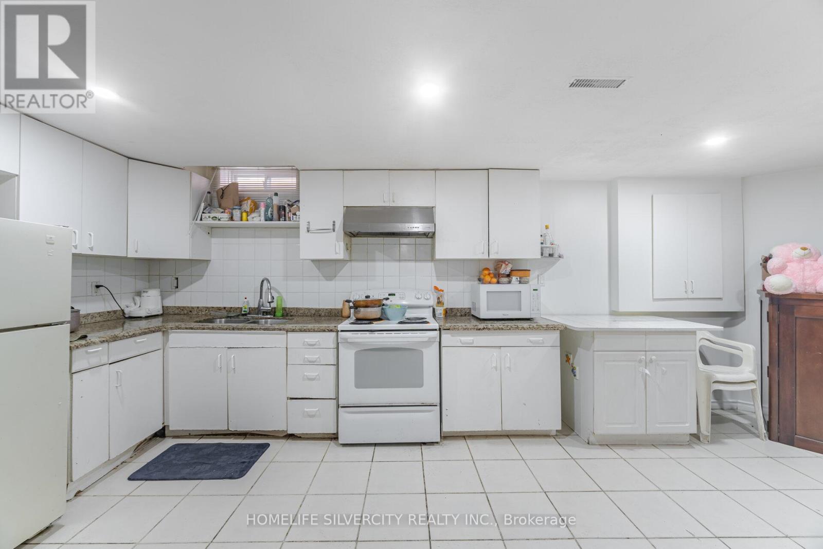 Photo 42 of 190 Major Wm Sharpe Drive, Brampton ON