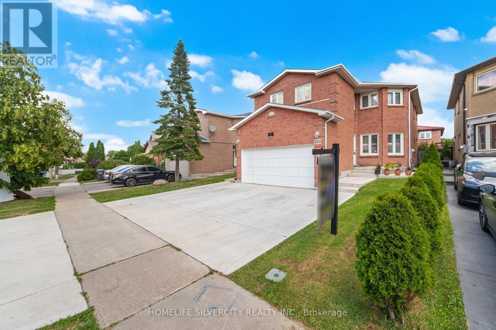 Photo 44 of 190 Major Wm Sharpe Drive, Brampton ON