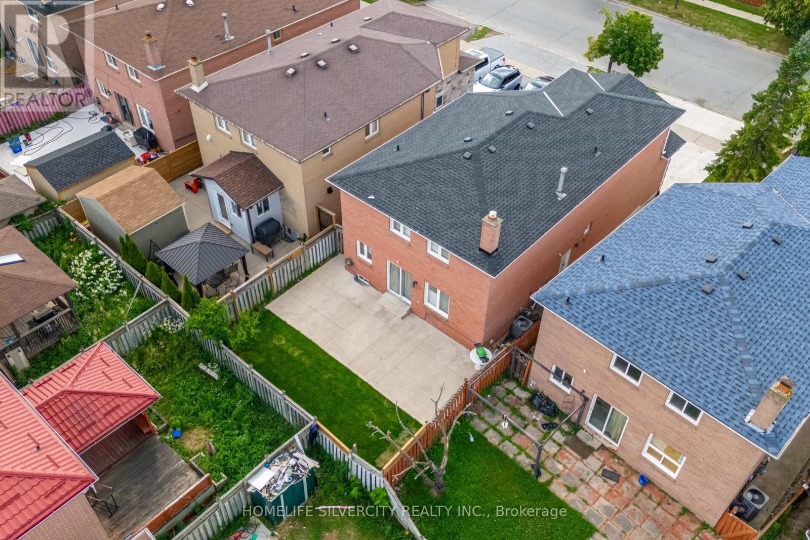 Photo 29 of 190 Major Wm Sharpe Drive, Brampton ON
