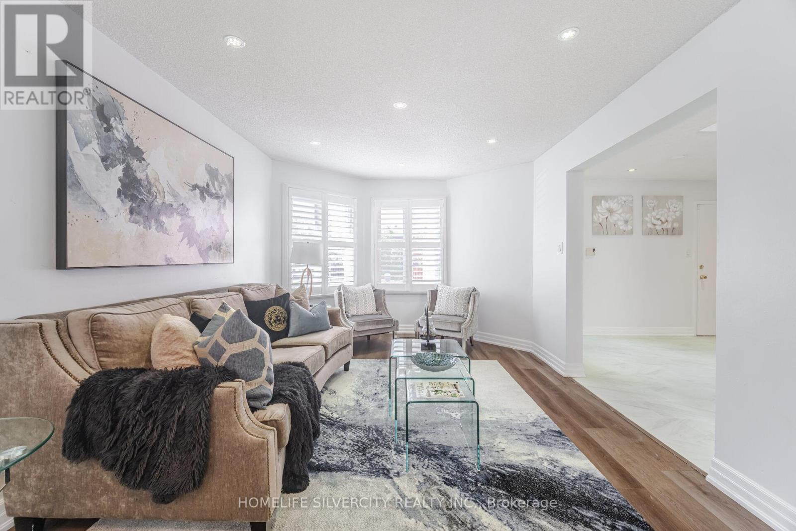 Photo 18 of 190 Major Wm Sharpe Drive, Brampton ON