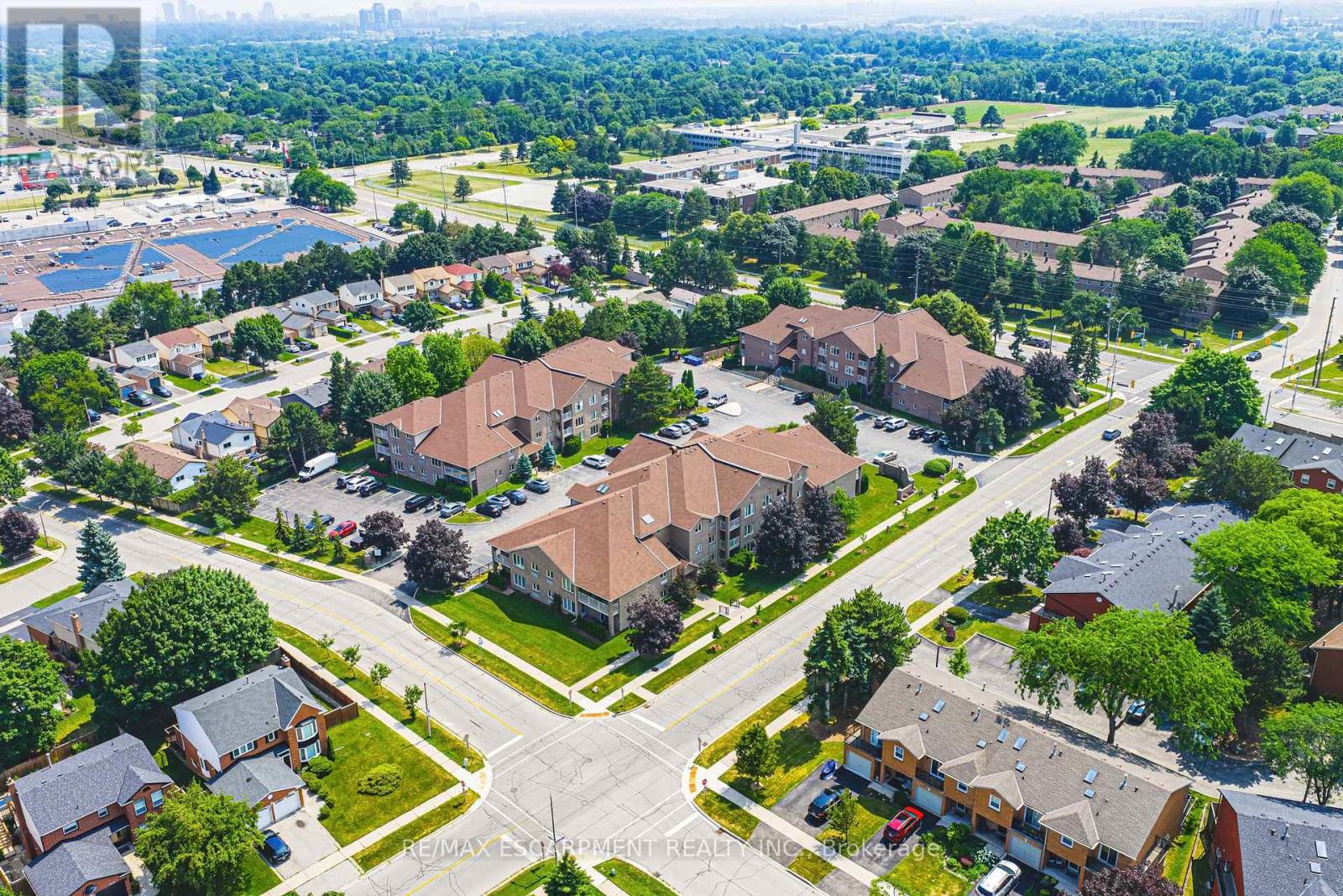 Photo 1 of 6 3050 Pinemeadow Drive, Burlington ON