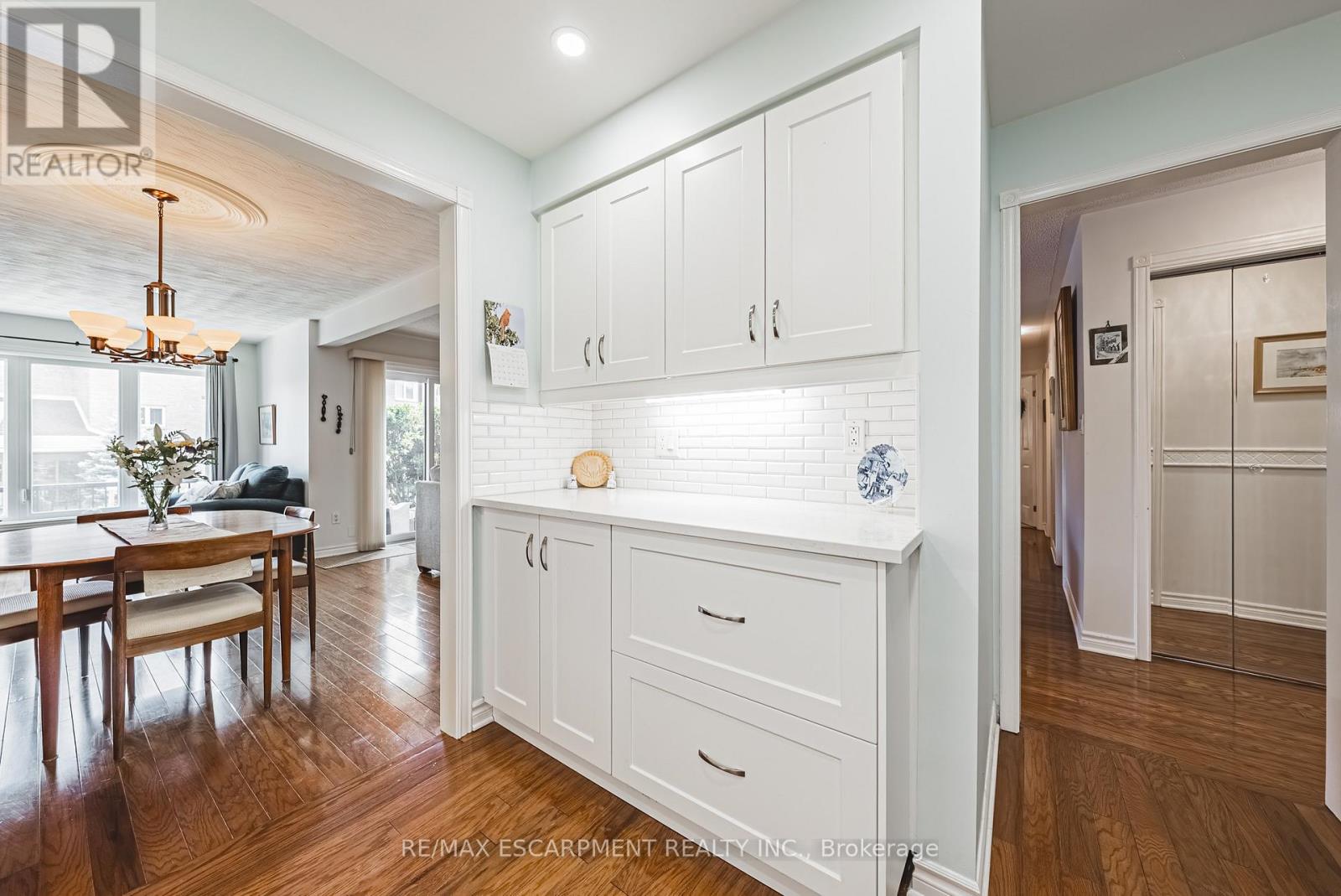 Photo 17 of 6 3050 Pinemeadow Drive, Burlington ON