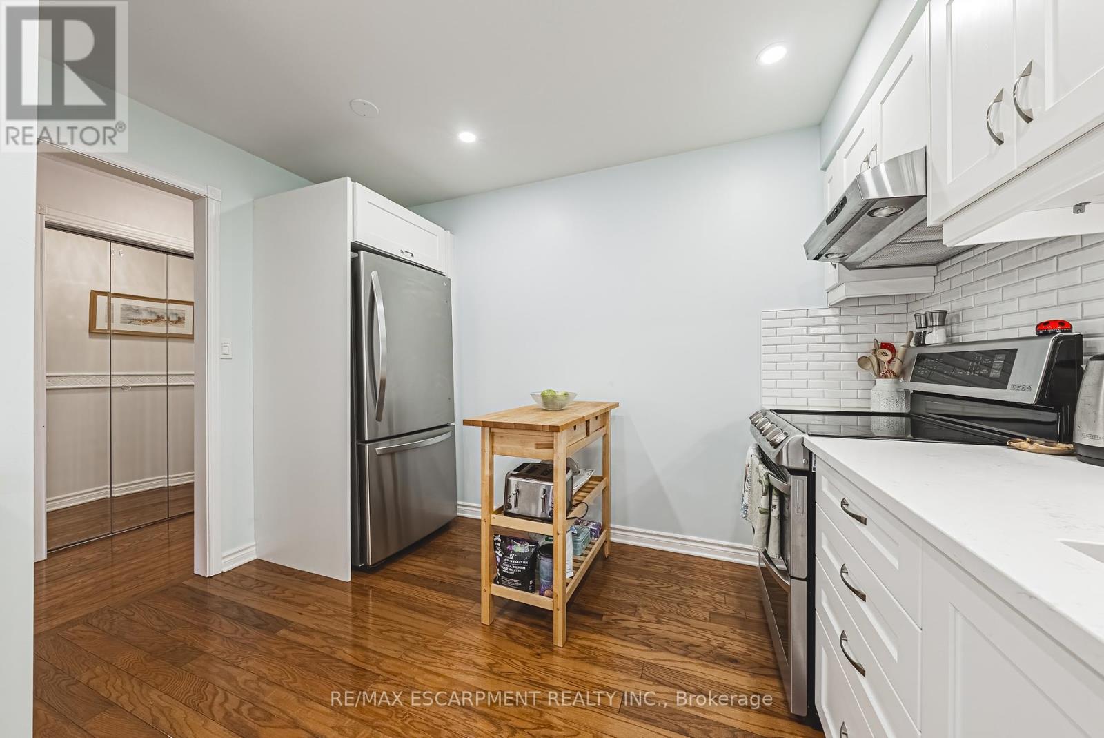 Photo 18 of 6 3050 Pinemeadow Drive, Burlington ON