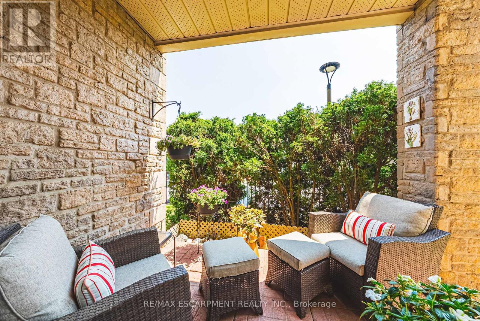 Photo 31 of 6 3050 Pinemeadow Drive, Burlington ON