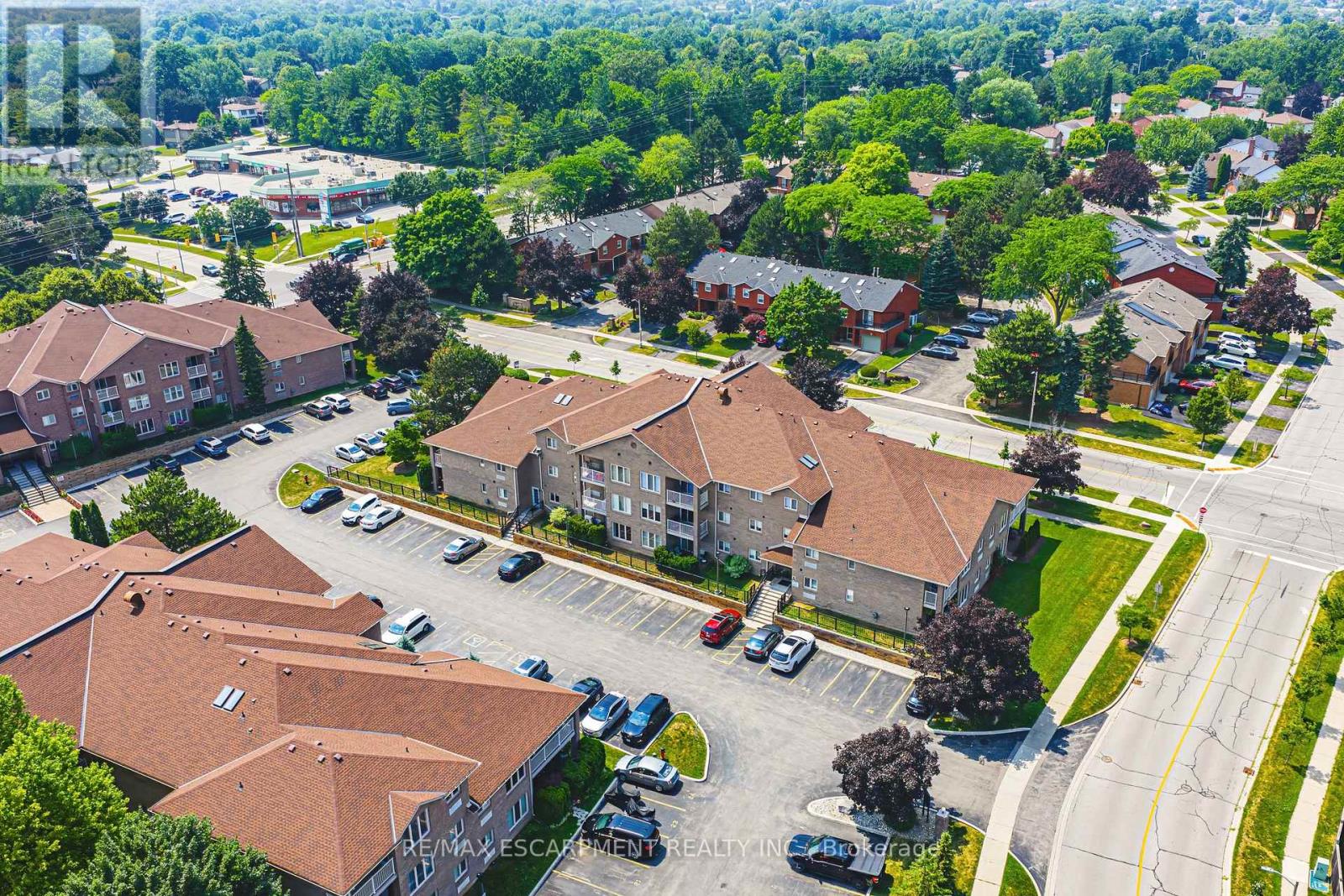 Photo 33 of 6 3050 Pinemeadow Drive, Burlington ON