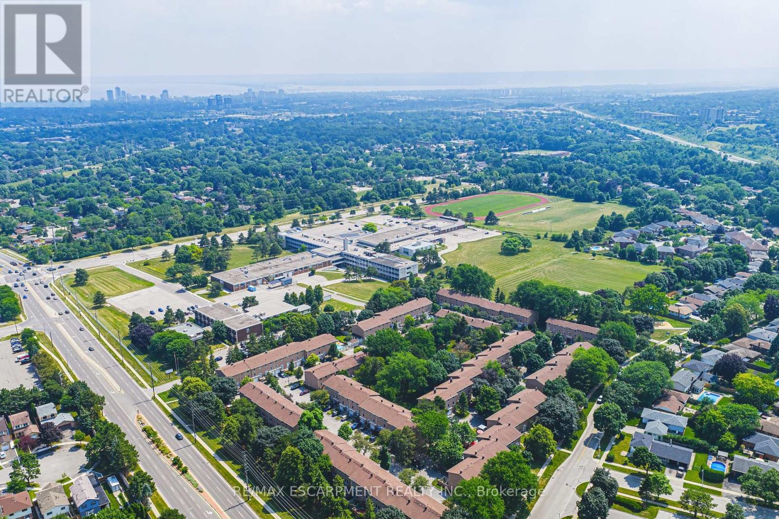 Photo 40 of 6 3050 Pinemeadow Drive, Burlington ON