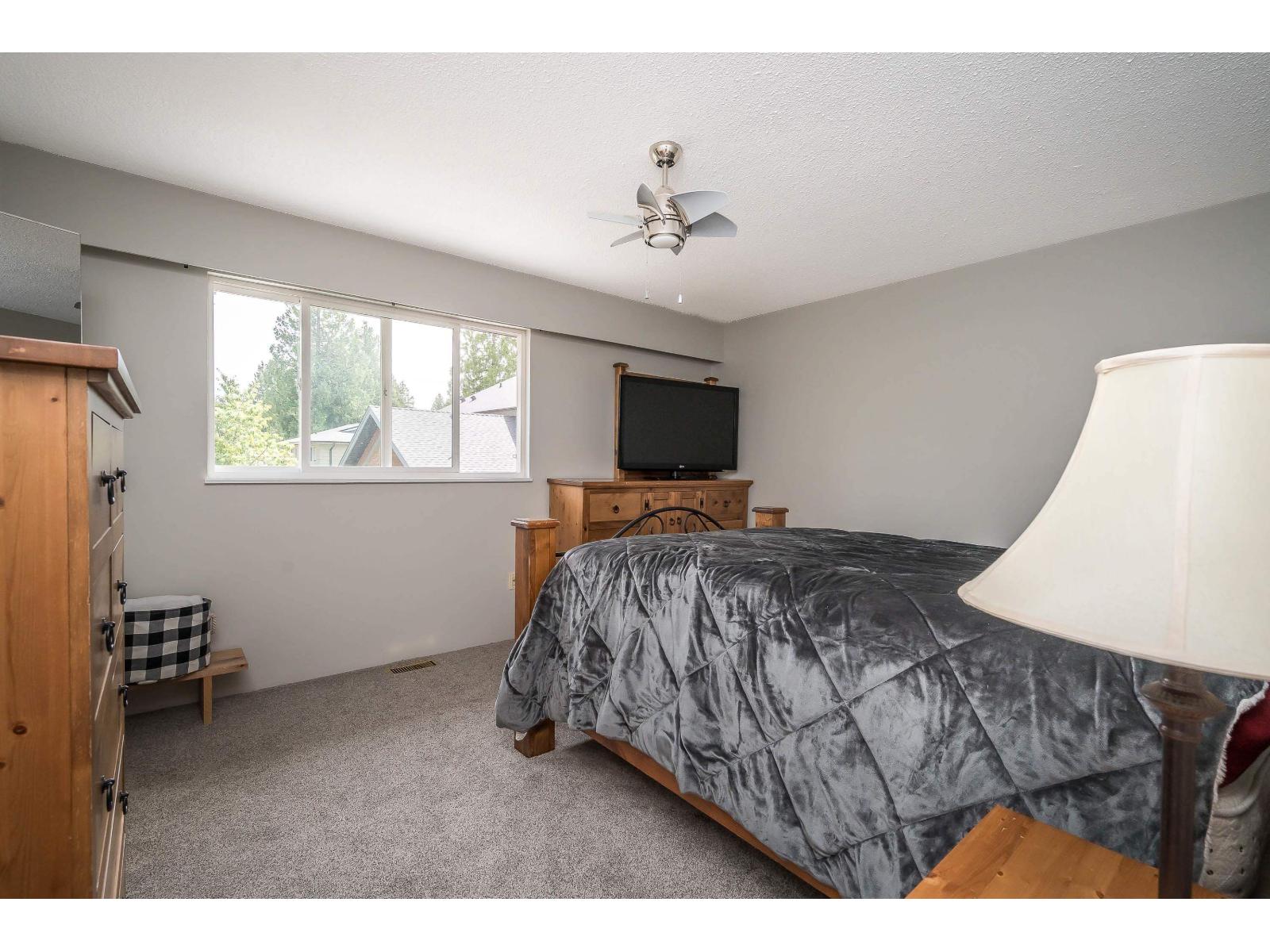 Photo 25 of 19934 45 A Avenue, Langley BC