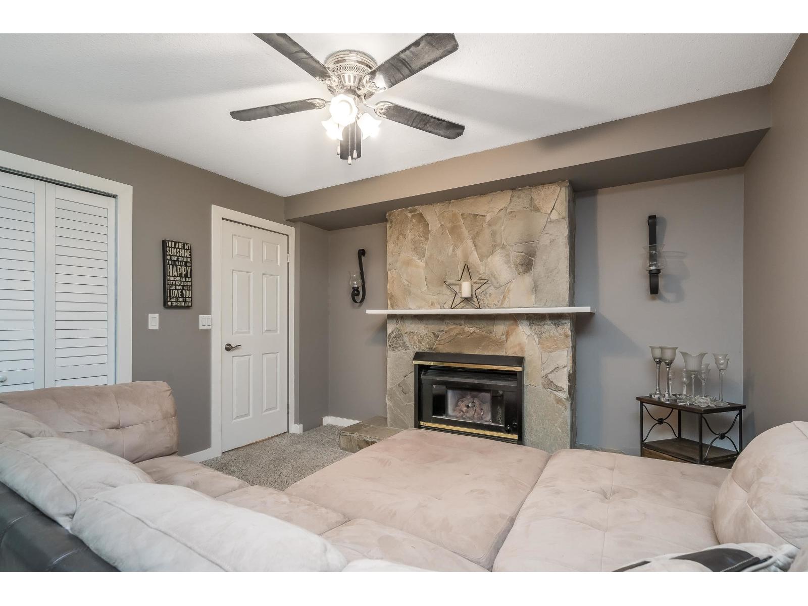 Photo 19 of 19934 45 A Avenue, Langley BC