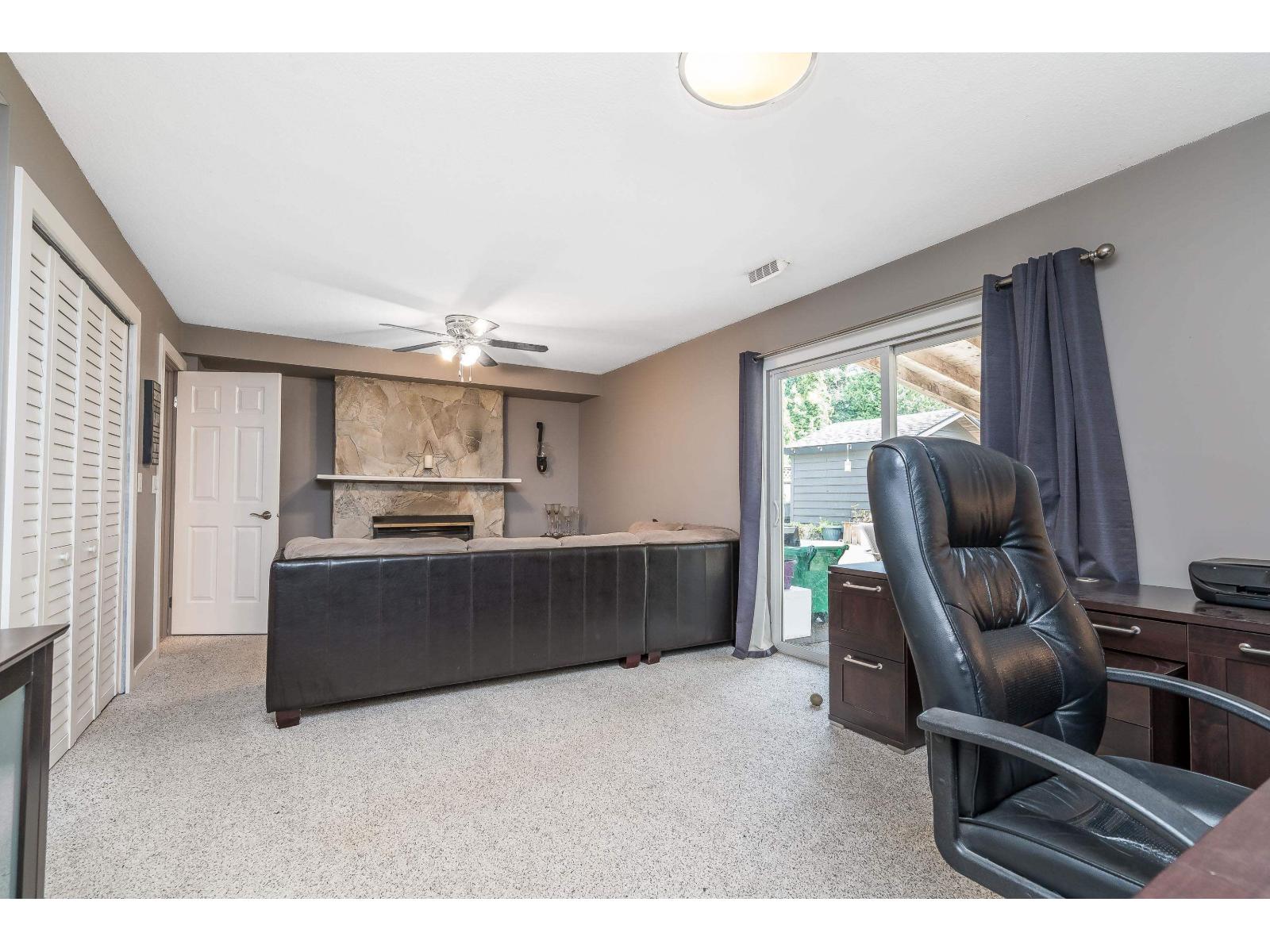 Photo 18 of 19934 45 A Avenue, Langley BC