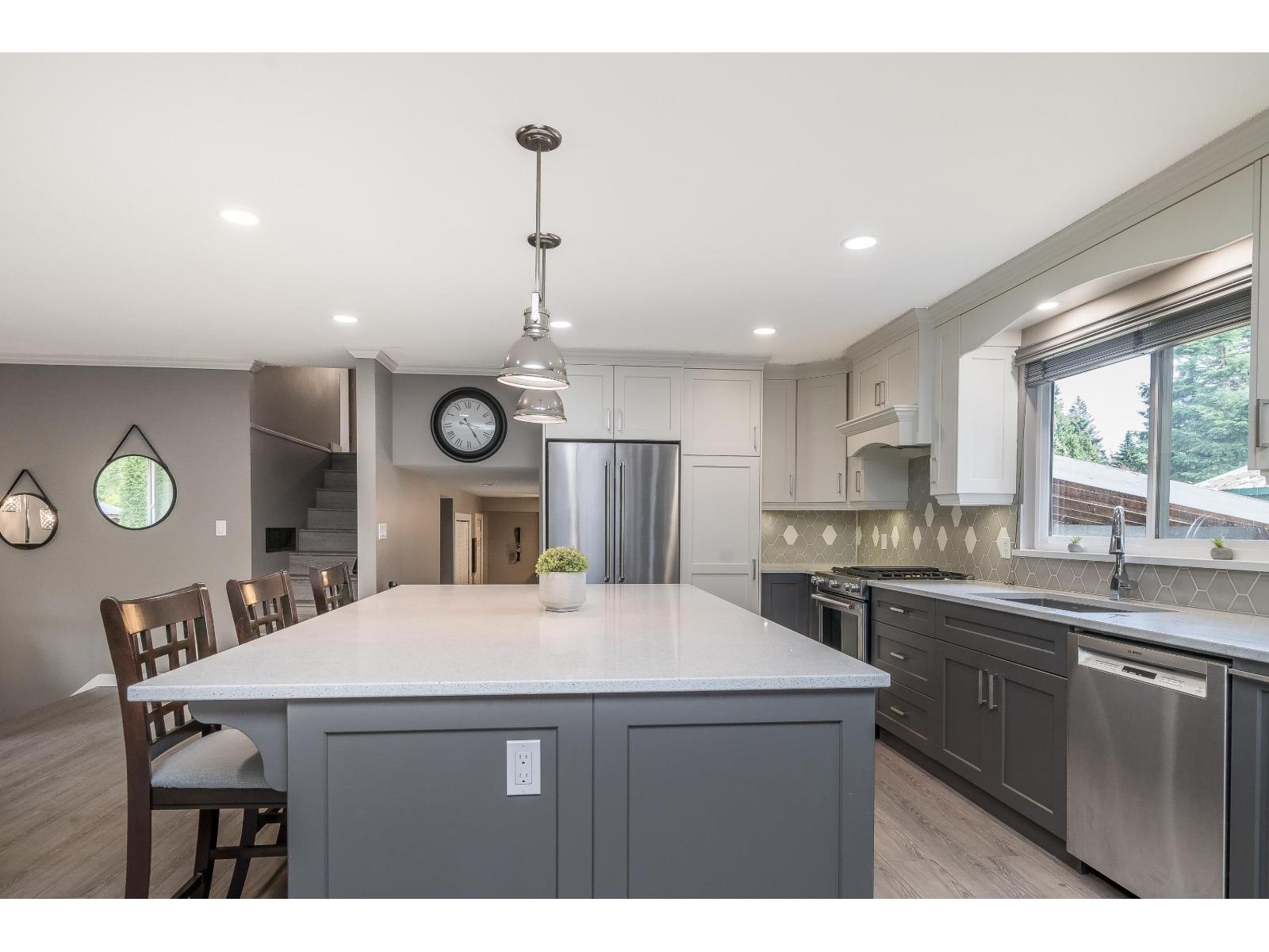 Photo 11 of 19934 45 A Avenue, Langley BC