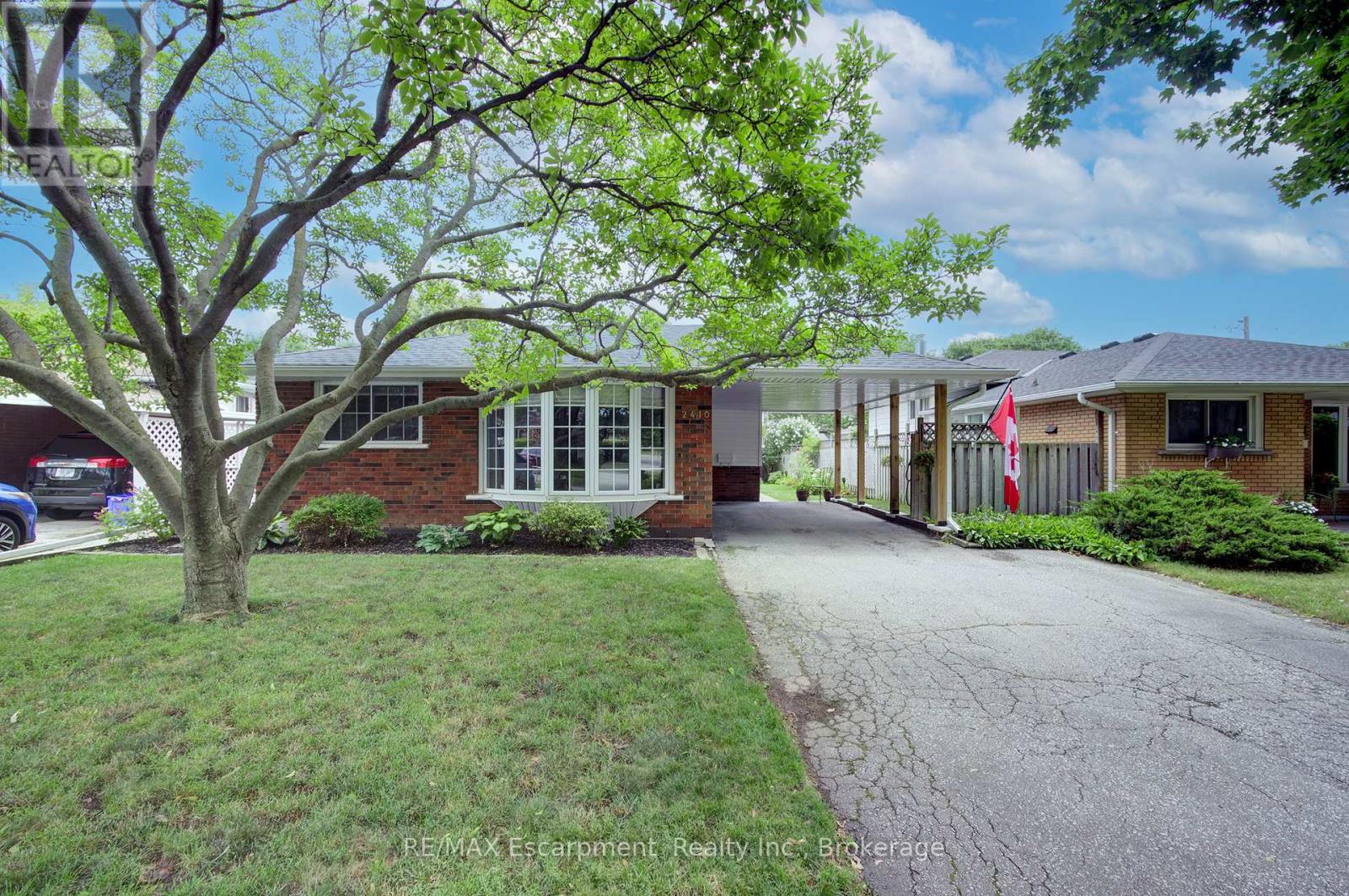 Photo 1 of 2410 Tait Avenue, Burlington ON