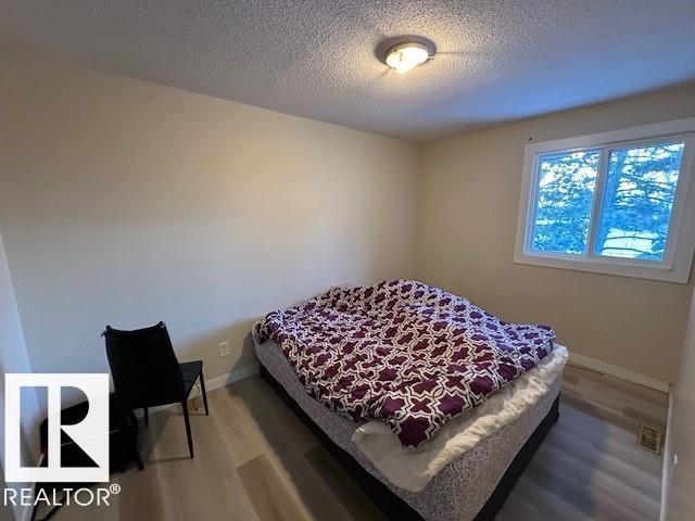 Photo 12 of 11 14110 80 St Nw, Edmonton AB