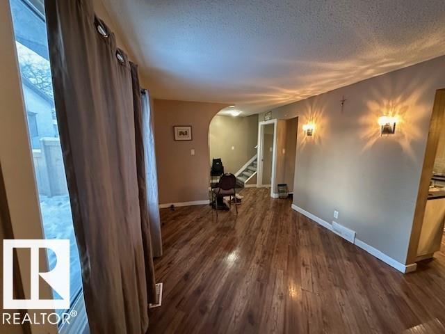 Photo 8 of 11 14110 80 St Nw, Edmonton AB