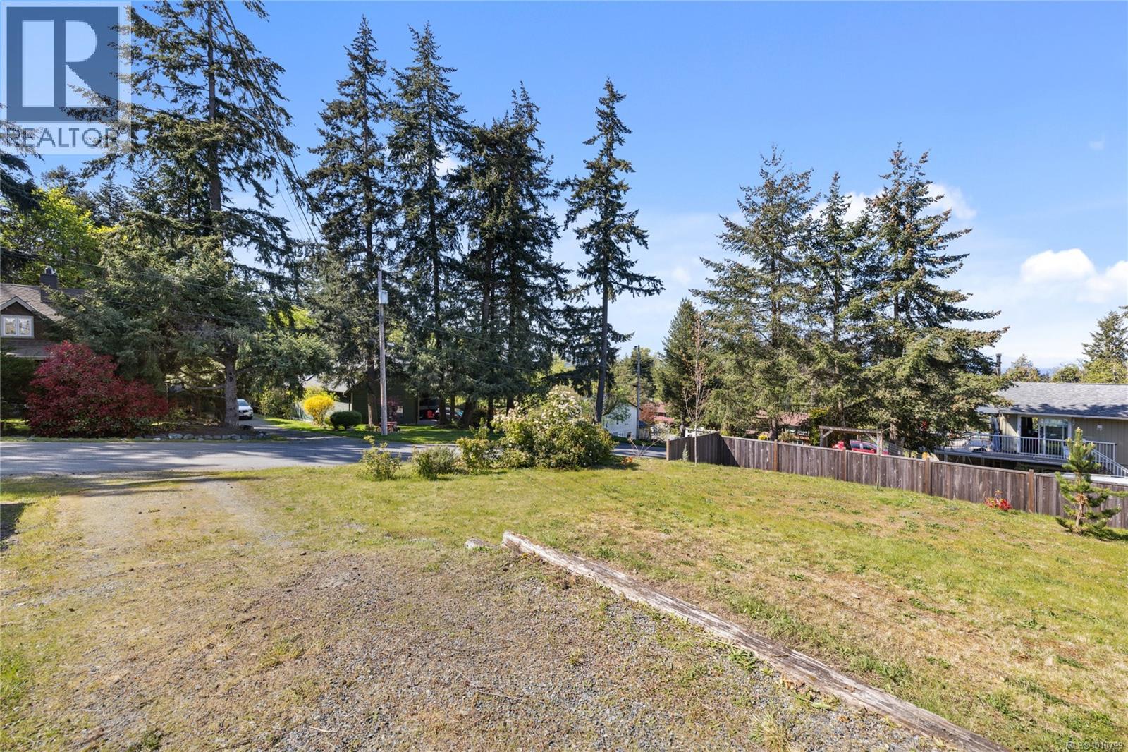 Photo 19 of 7496 Clark Cres, Lantzville BC