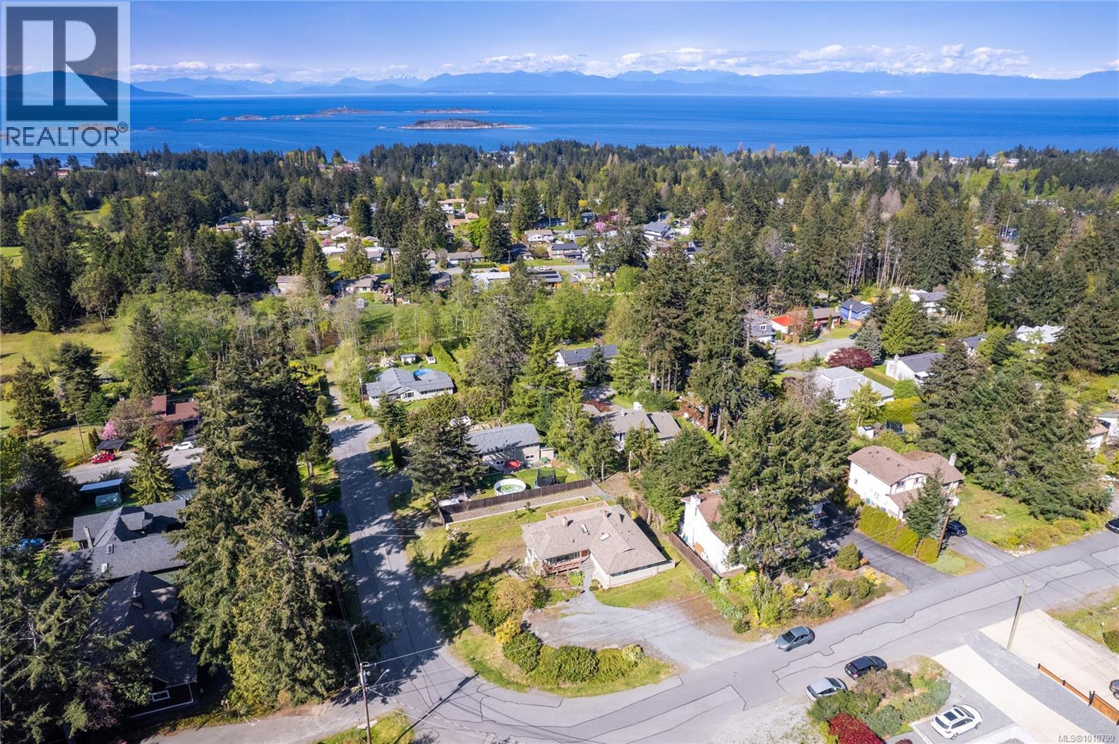 Photo 40 of 7496 Clark Cres, Lantzville BC