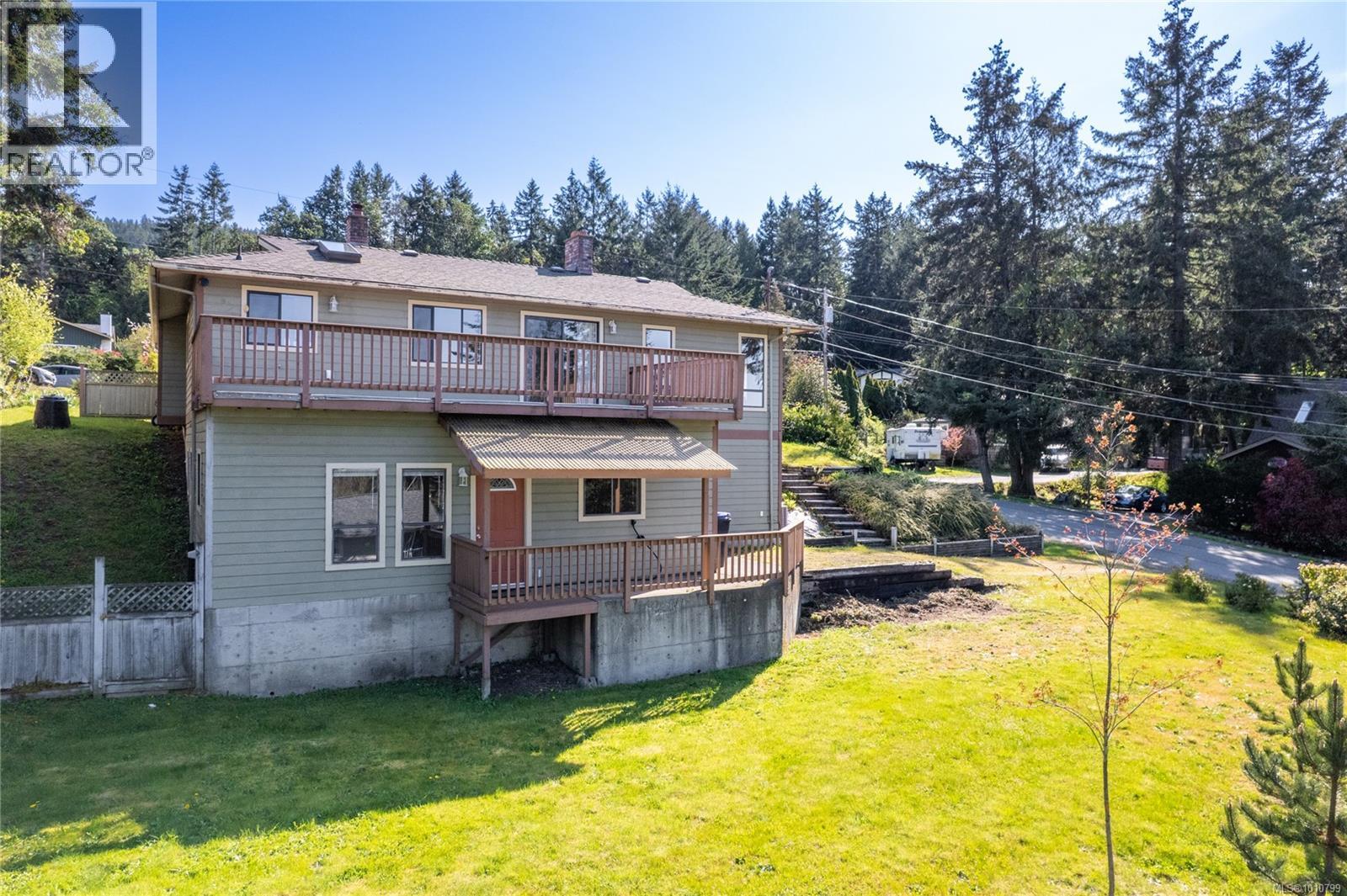 Photo 5 of 7496 Clark Cres, Lantzville BC