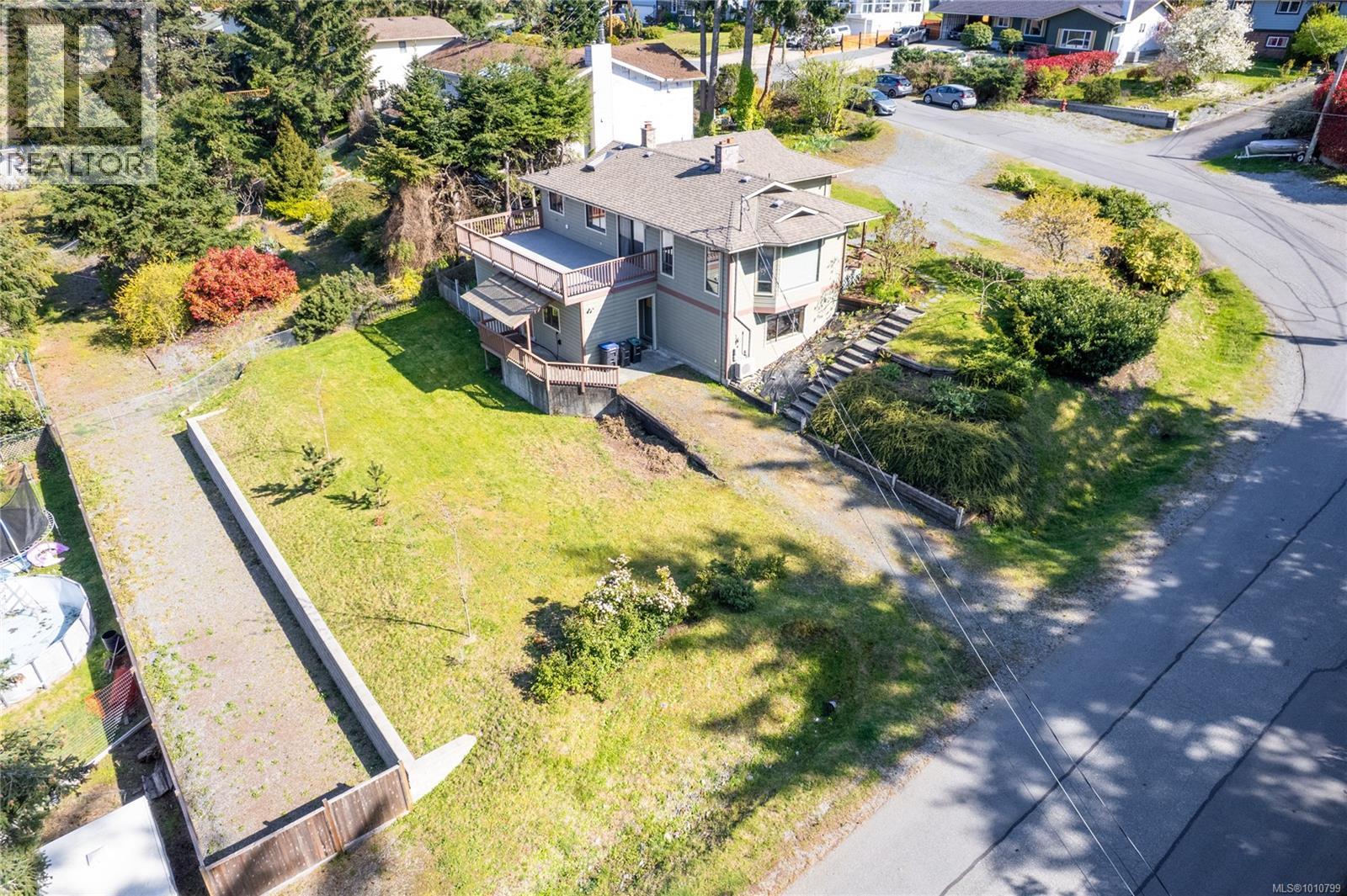 Photo 14 of 7496 Clark Cres, Lantzville BC