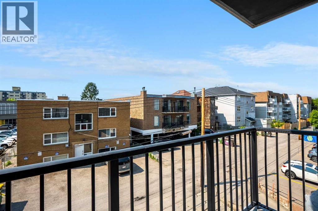 Single Family House for Sale in C   Avenue SW Cliff Bungalow Calgary 