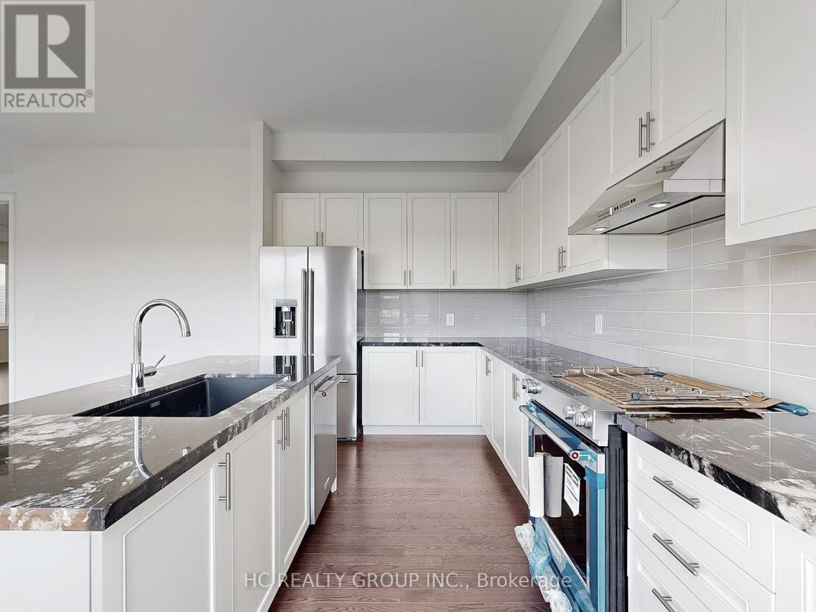 Photo 11 of 2941 Grindstone Crescent, Pickering ON