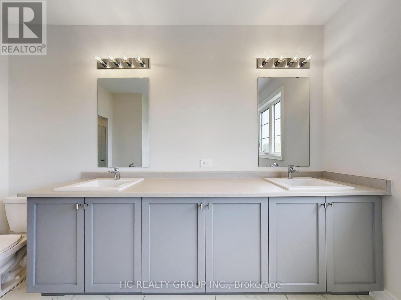 Photo 17 of 2941 Grindstone Crescent, Pickering ON