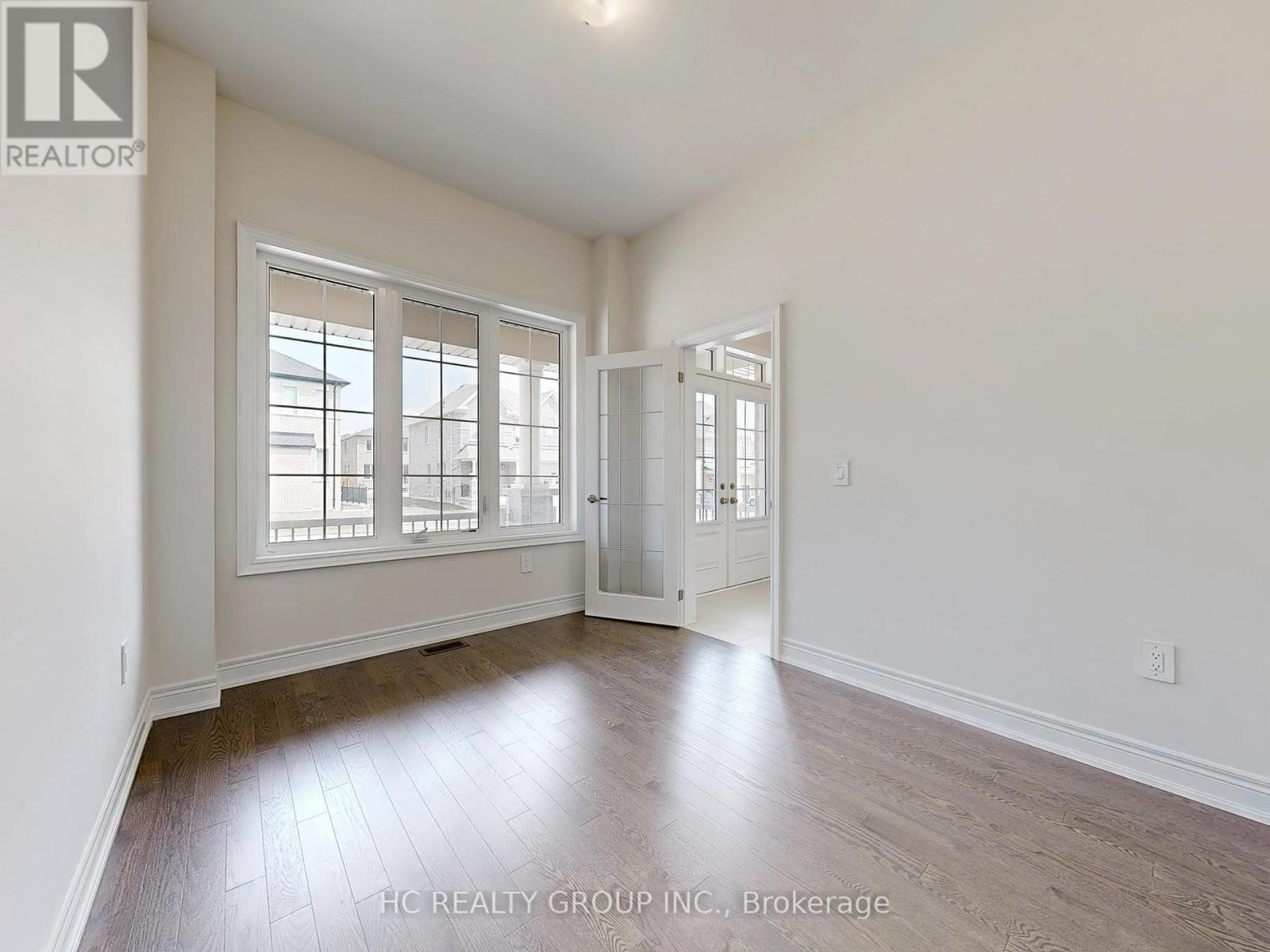 Photo 2 of 2941 Grindstone Crescent, Pickering ON