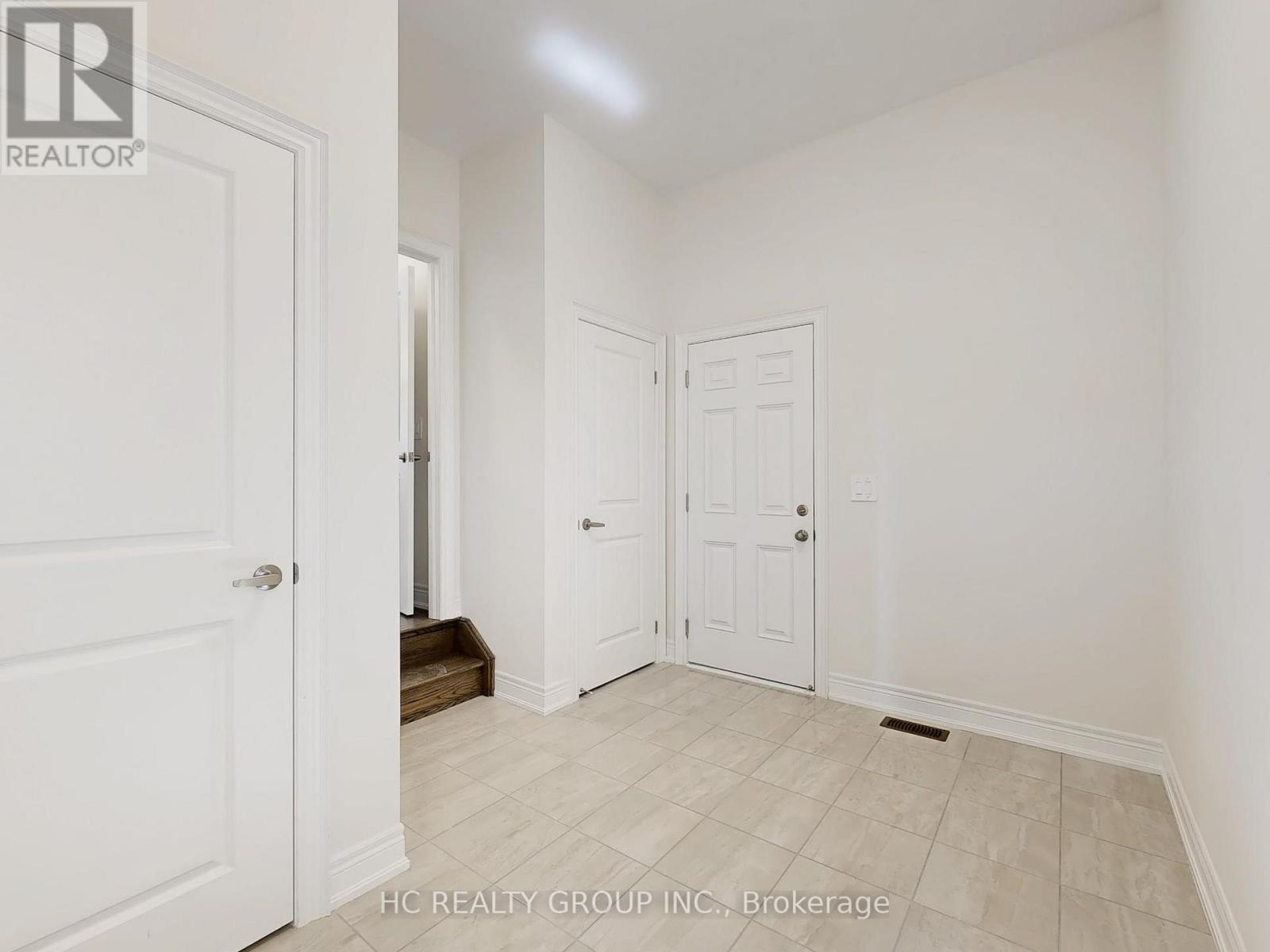Photo 9 of 2941 Grindstone Crescent, Pickering ON