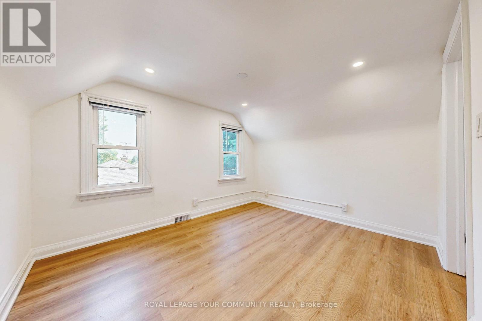 Photo 24 of 83 Lundys Lane, Newmarket ON