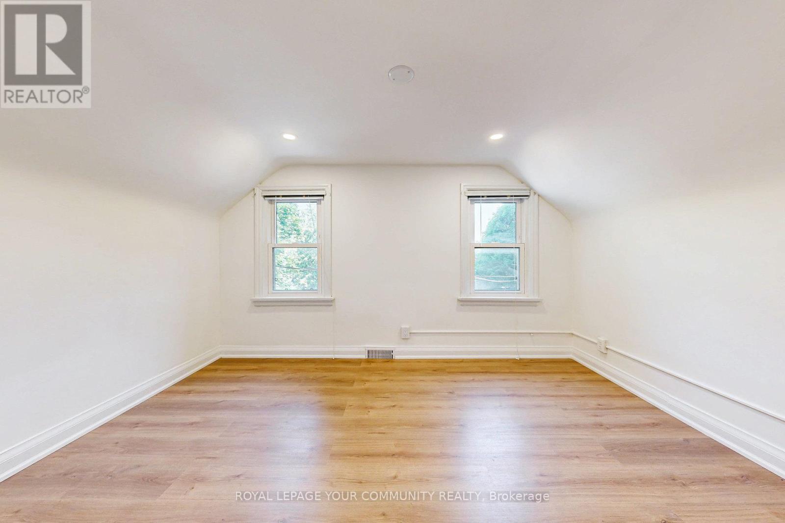 Photo 25 of 83 Lundys Lane, Newmarket ON