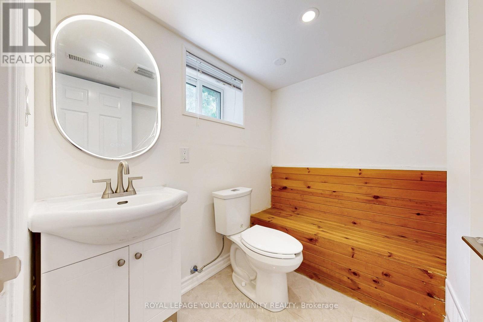 Photo 38 of 83 Lundys Lane, Newmarket ON