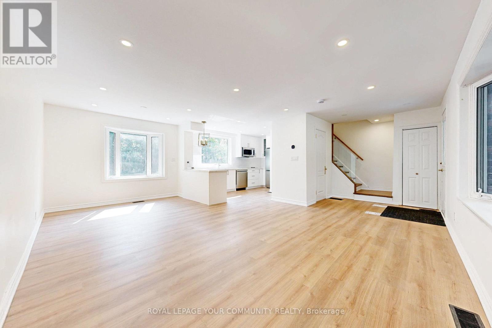 Photo 7 of 83 Lundys Lane, Newmarket ON
