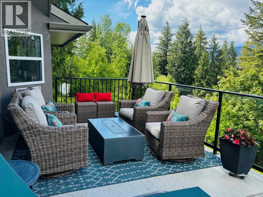 Photo 59 of 2273 Lakeview Drive, Sorrento BC