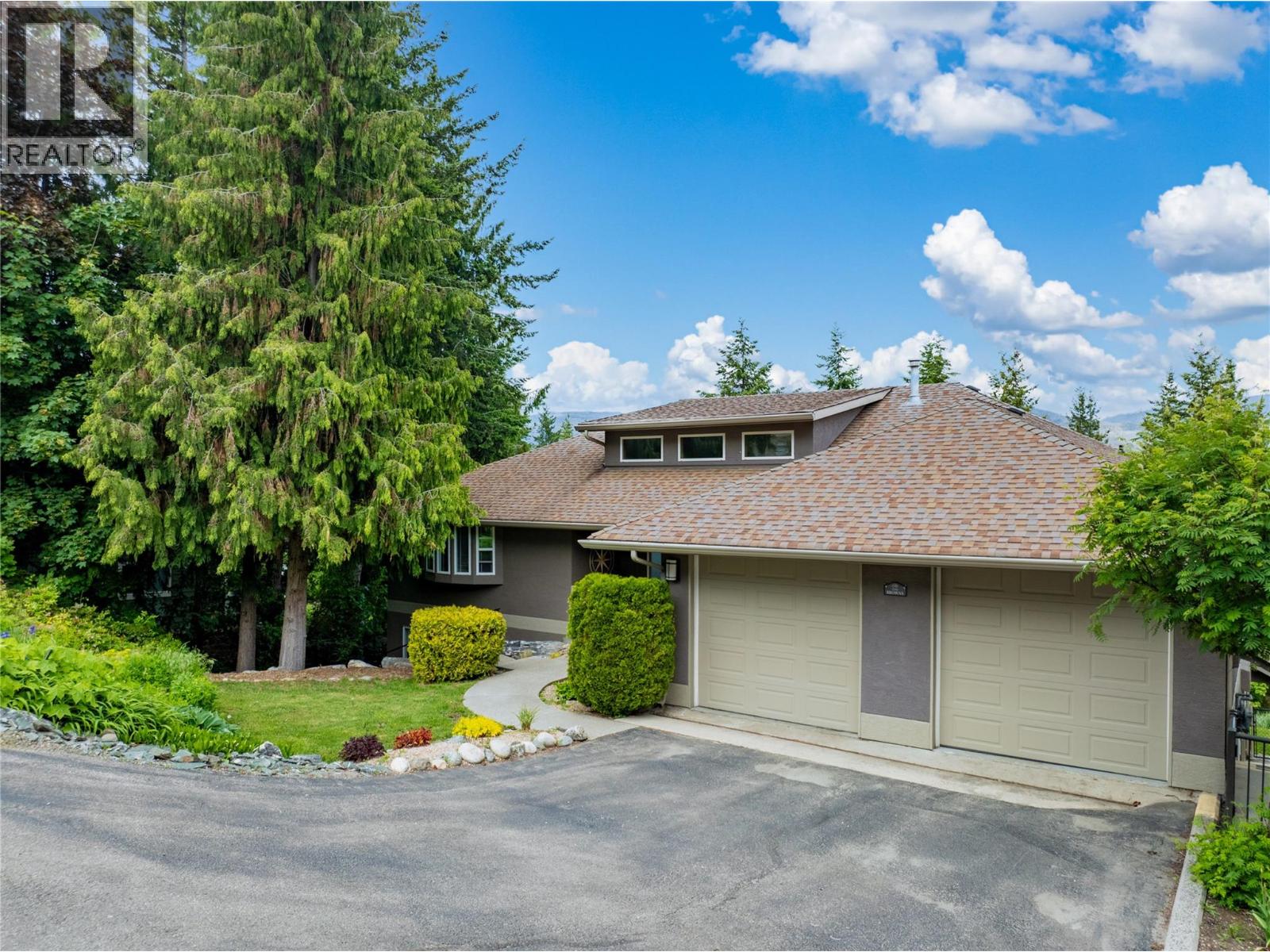 Photo 49 of 2273 Lakeview Drive, Sorrento BC