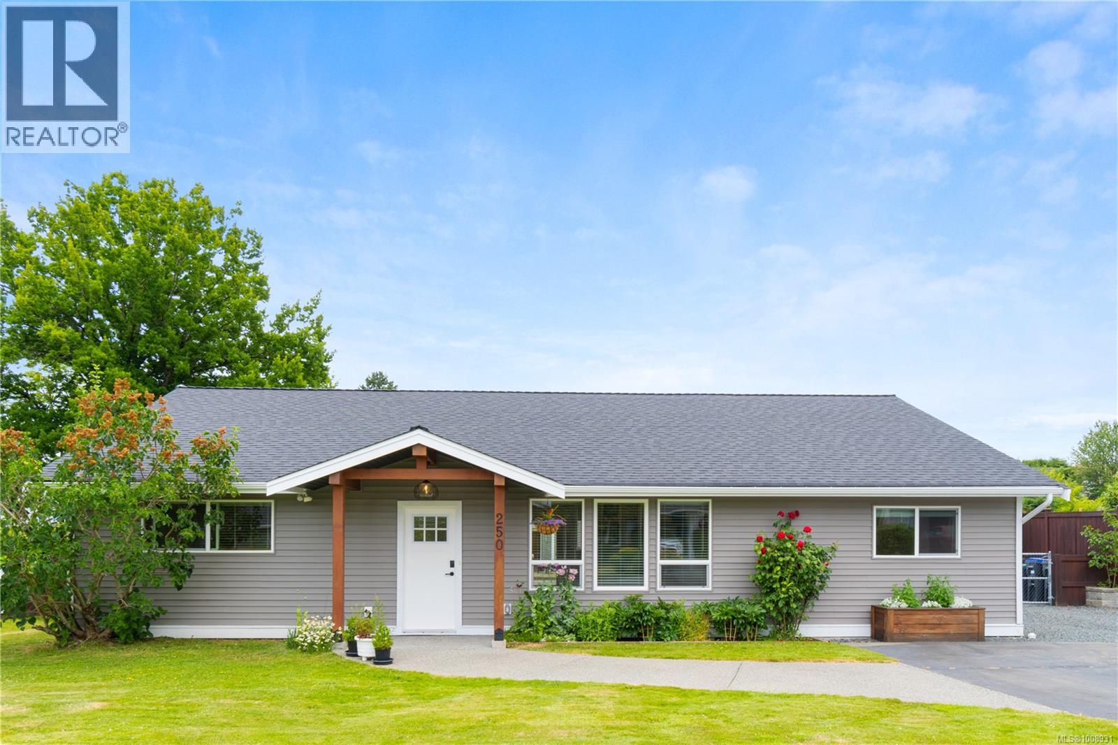 Photo 40 of 250 Cedar St, Parksville BC