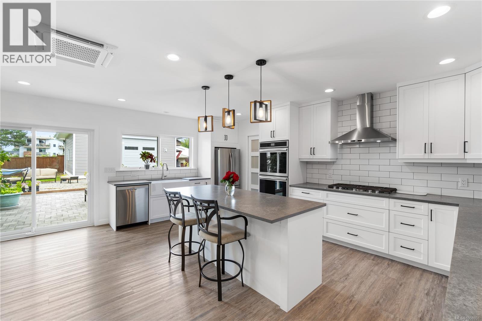 Photo 1 of 250 Cedar St, Parksville BC
