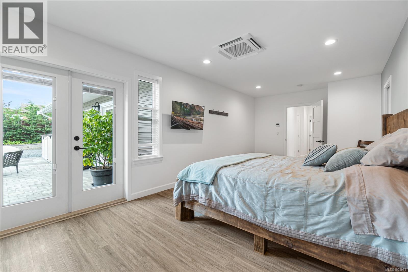 Photo 12 of 250 Cedar St, Parksville BC