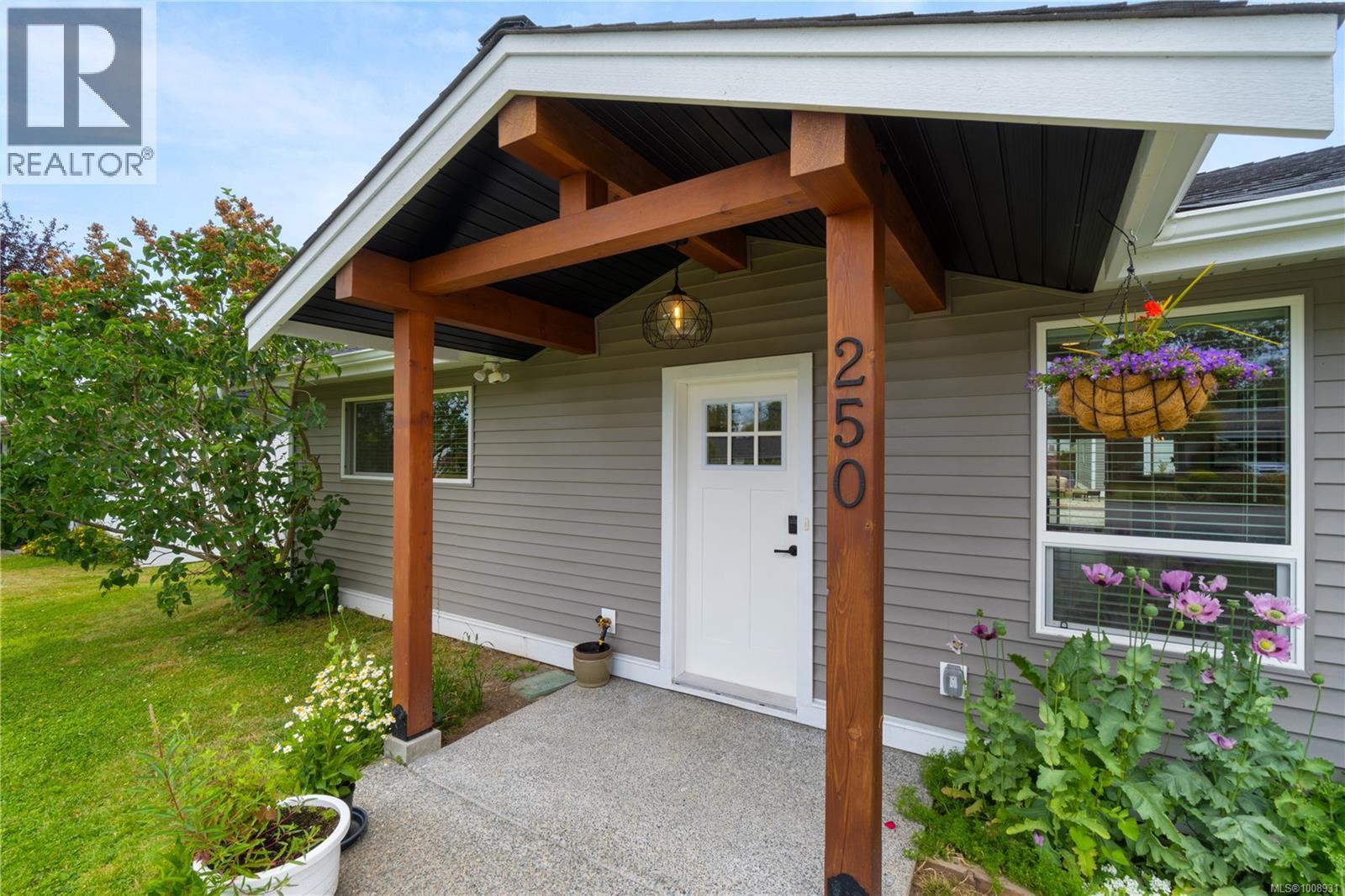 Photo 42 of 250 Cedar St, Parksville BC