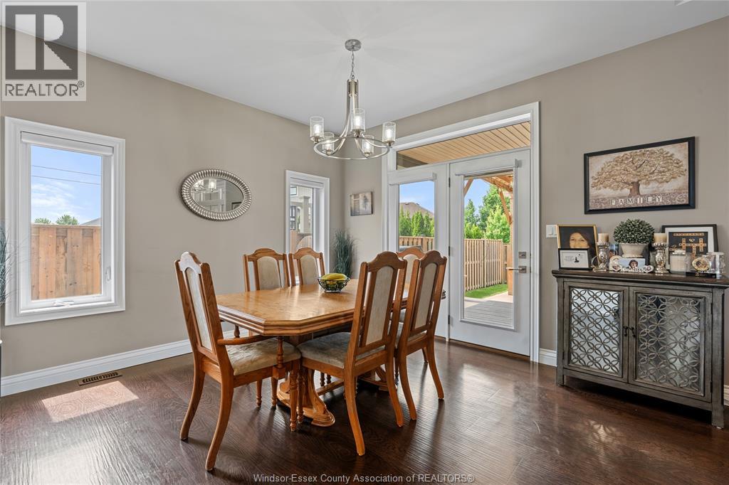 Photo 7 of 24 Peachtree Lane, Chatham ON