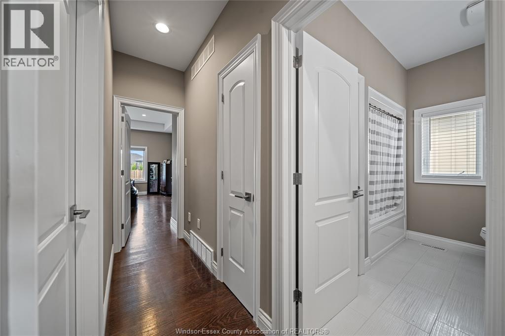 Photo 13 of 24 Peachtree Lane, Chatham ON