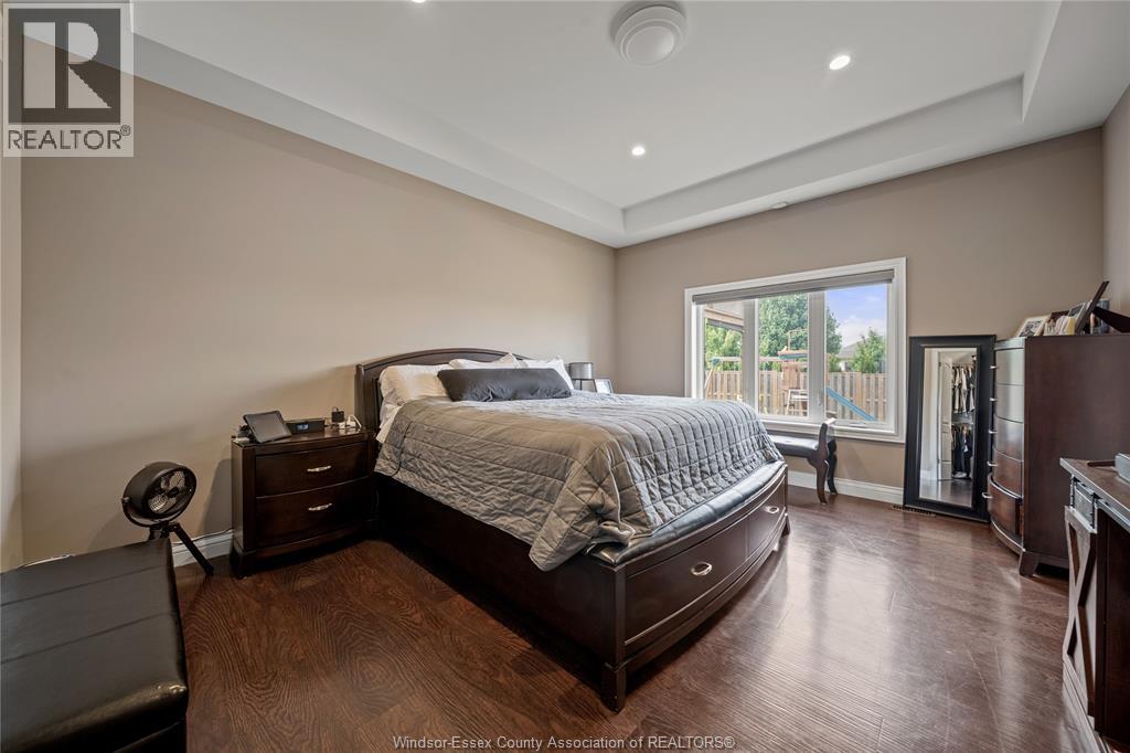 Photo 4 of 24 Peachtree Lane, Chatham ON