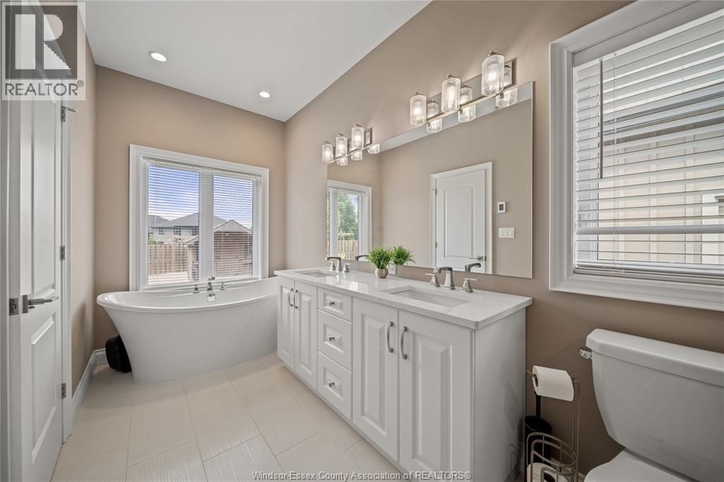 Photo 5 of 24 Peachtree Lane, Chatham ON
