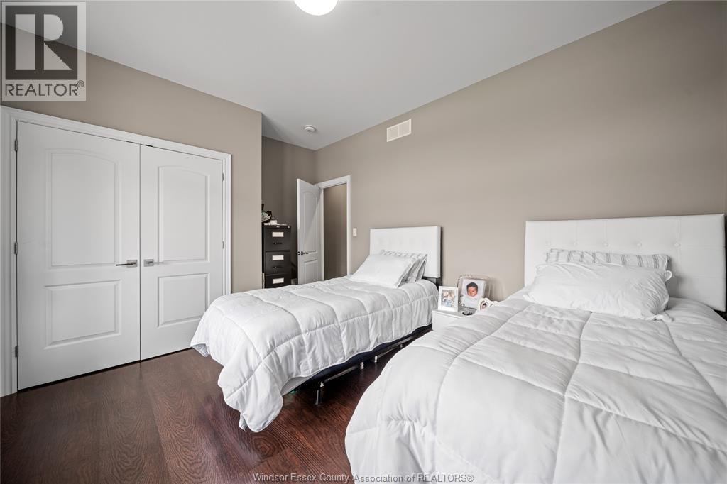 Photo 42 of 24 Peachtree Lane, Chatham ON
