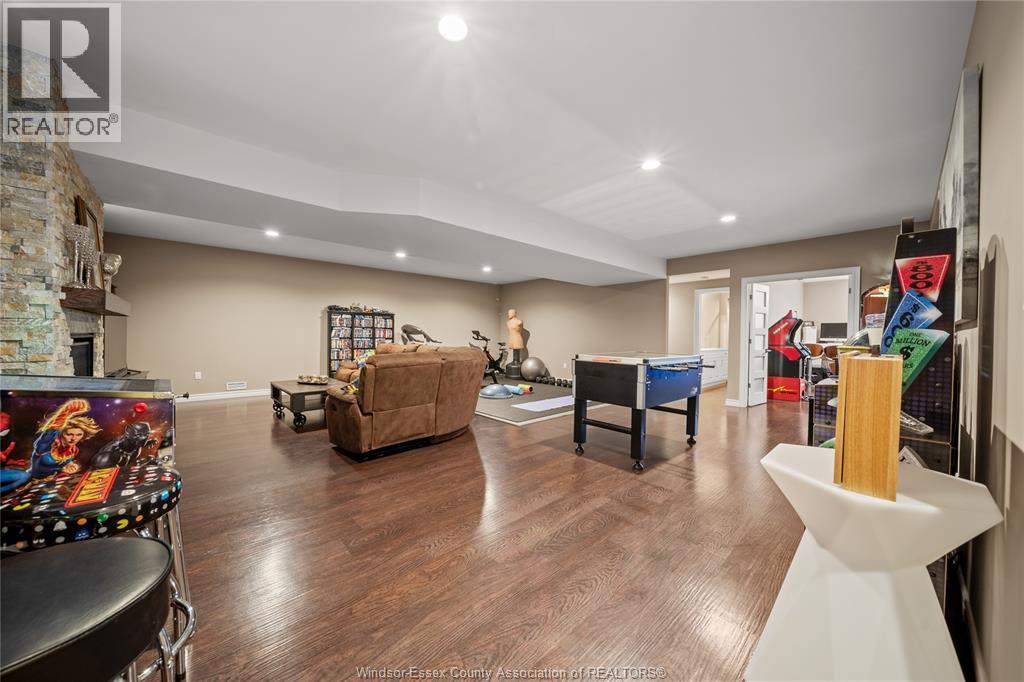 Photo 12 of 24 Peachtree Lane, Chatham ON