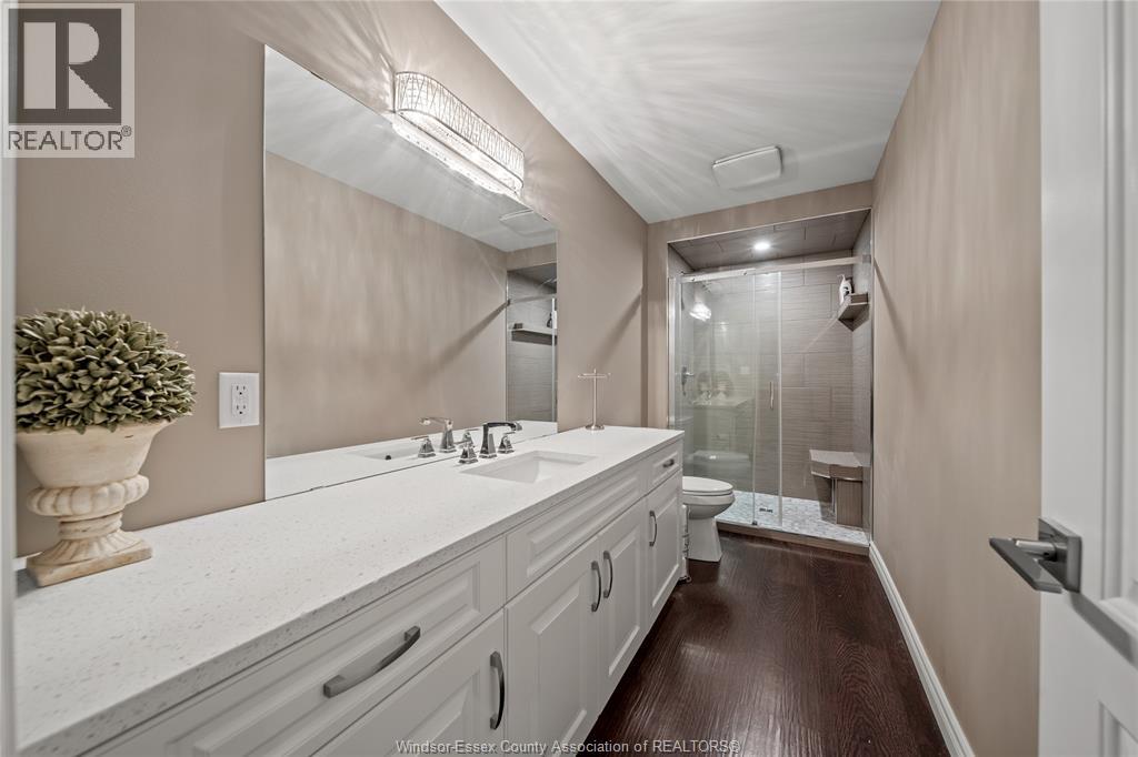 Photo 11 of 24 Peachtree Lane, Chatham ON