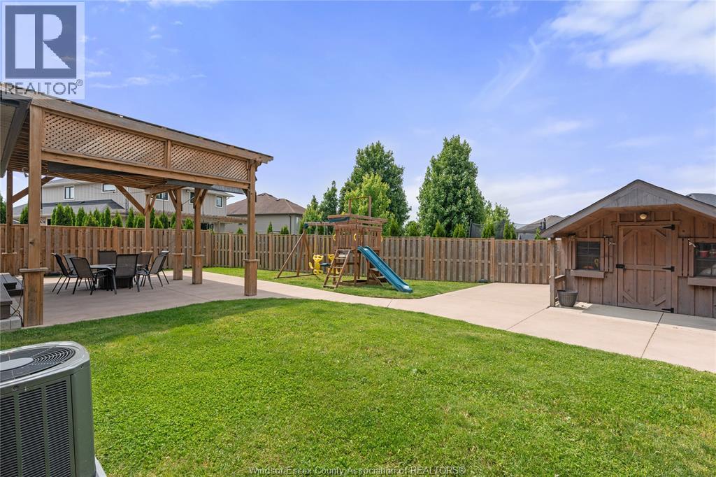 Photo 3 of 24 Peachtree Lane, Chatham ON